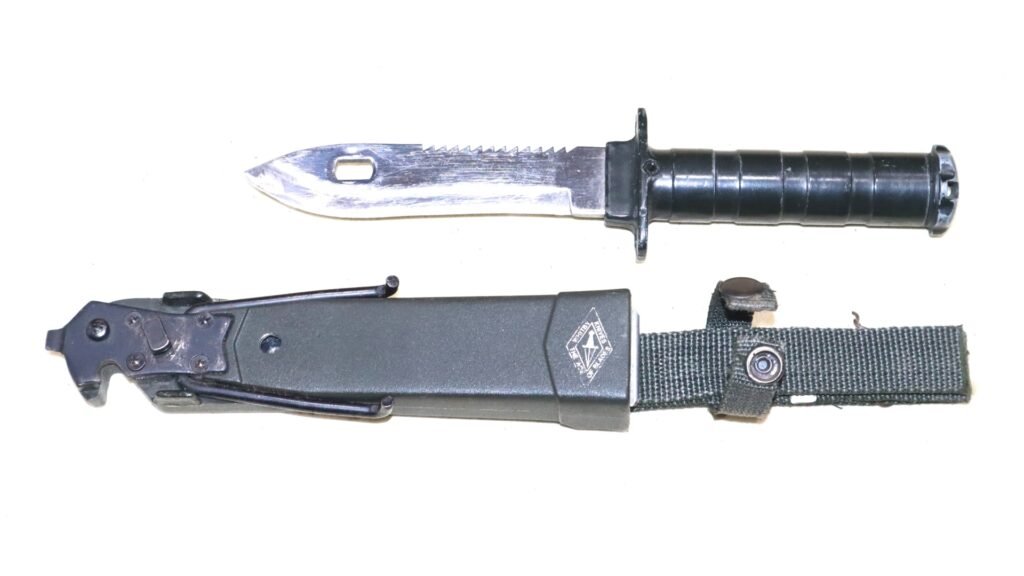 US Survival Knife In Scabbard