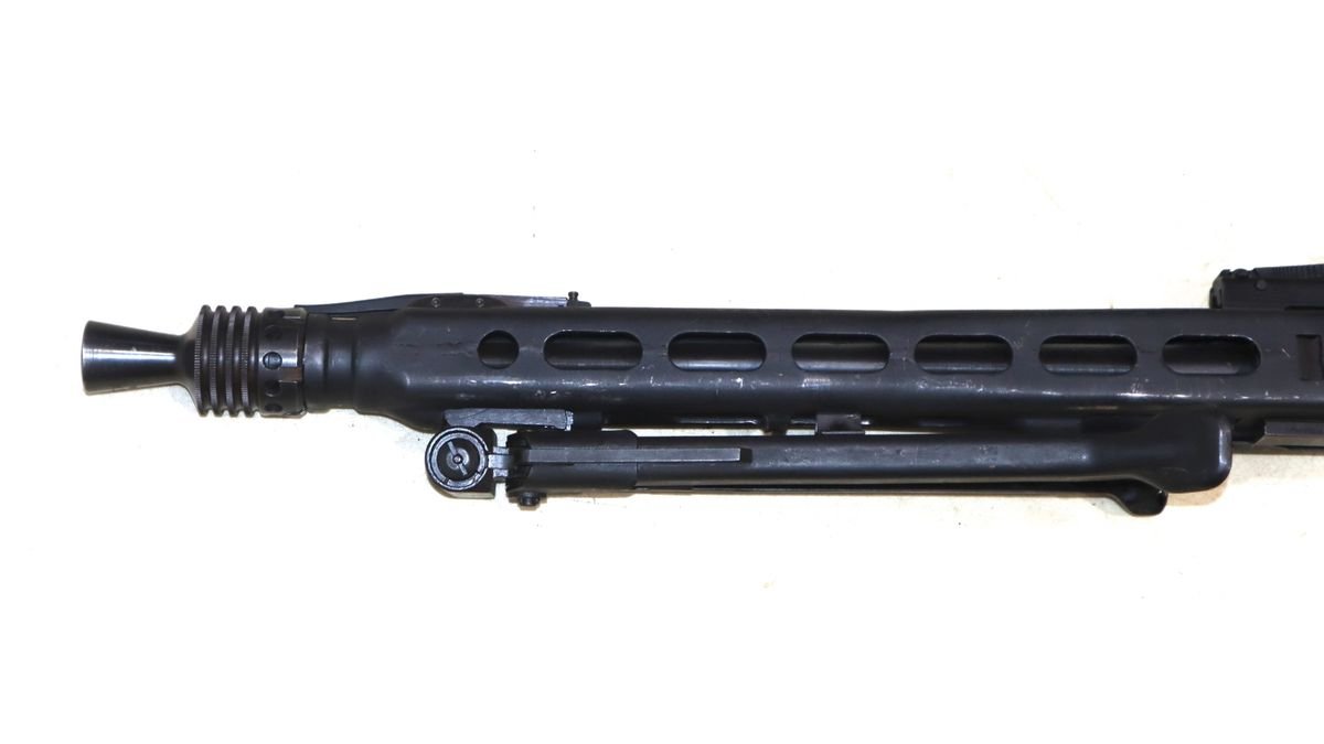 Post War Yugoslavian MG42/53 LMG – SN 033 - Image 4