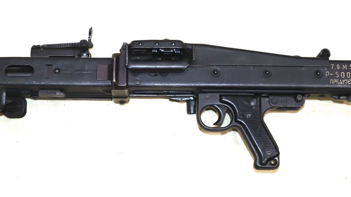 Post War Yugoslavian MG42/53 LMG – SN 033 - Image 3