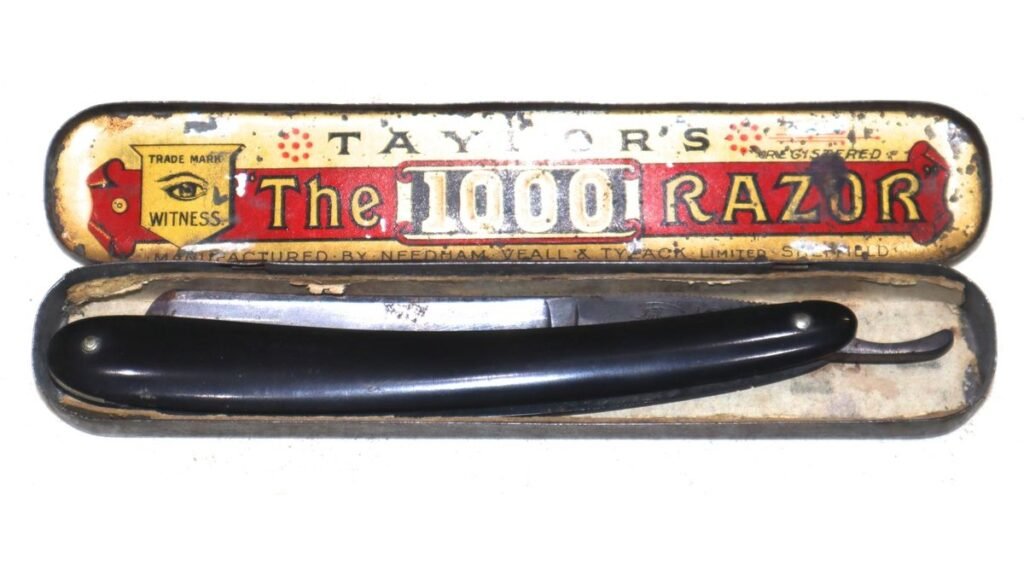 WW1 British Taylors Straight Razor In Tin